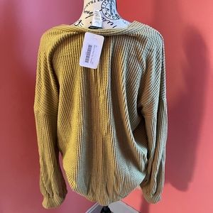 New Sweet Claire xl back in town top -mustard